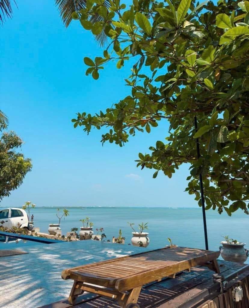 Lagoon Bay Resort Негомбо Экстерьер фото